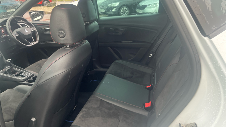 SEAT Leon 1.5 TSI EVO 150 FR Black Edition [EZ] 5dr Petrol Hatchback